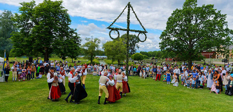come si festeggia midsommar in Svezia